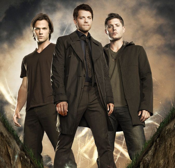 E você acha que esses três atores se limitaram a interpretar somente os seus personagens? Pois se liga: Misha Collins interpretou não só Castiel, mas também Lúcifer, Jimmy Novak, Cas (Leviathan), Cas (Humano), Cas (Versão Final), Cas (Louco), Cas (Deus) e até ele mesmo, Misha Collins. Jared Padalecki também interpretou vários personagens; além de Sam, ele fez Lúcifer, Gadreel, Sam (Leviathan), Sam (Sem alma), Sam (Shapeshifter), ele mesmo e até Meg por um breve período. Jensen Ackles é o que menos interpretou personagens diferentes, mas também já deu uma mudada. Além de Dean Winchester, ele fez Dean (Leviathan), Dean (Shapeshifter), ele mesmo e Dean (Demônio).