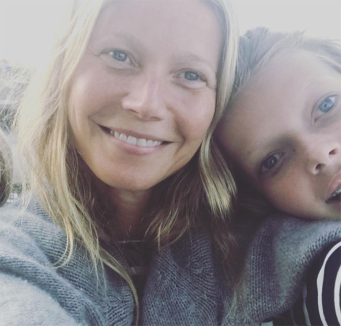 Gwyneth Paltrow posta <i>selfie</i> com a filha, Apple!