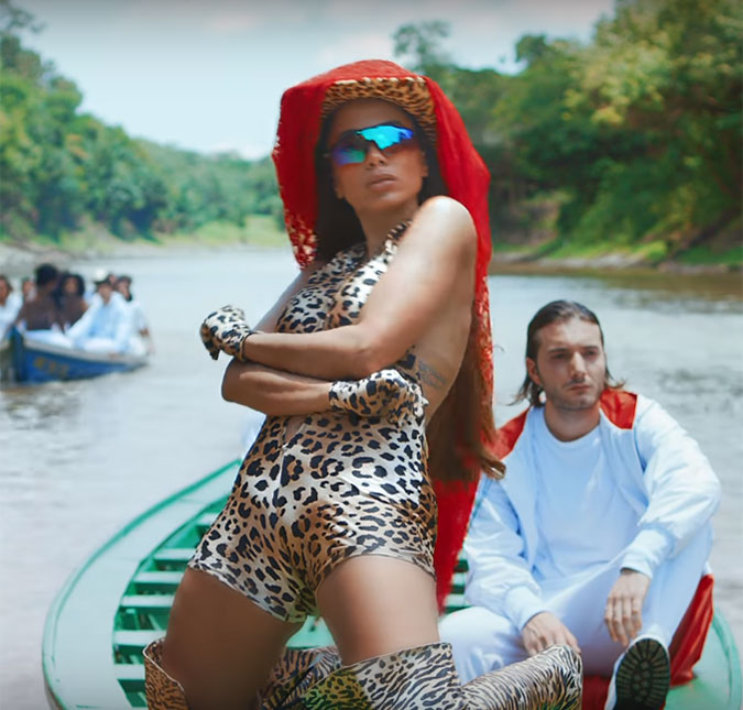 Anitta sensualiza em barco no clipe de <i>Is That For Me</i>, assista!