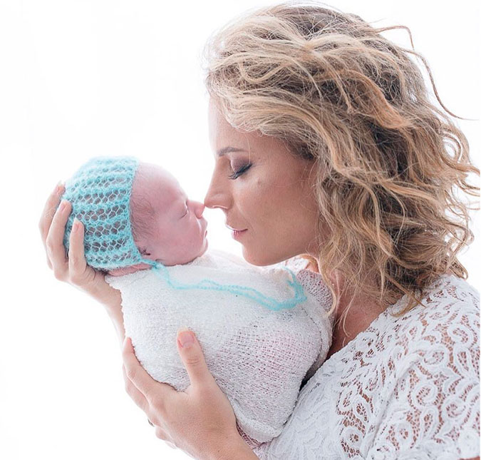 Maíra Charken revela momento fofo com o filho recém-nascido: <i>amo tanto que dói</i>