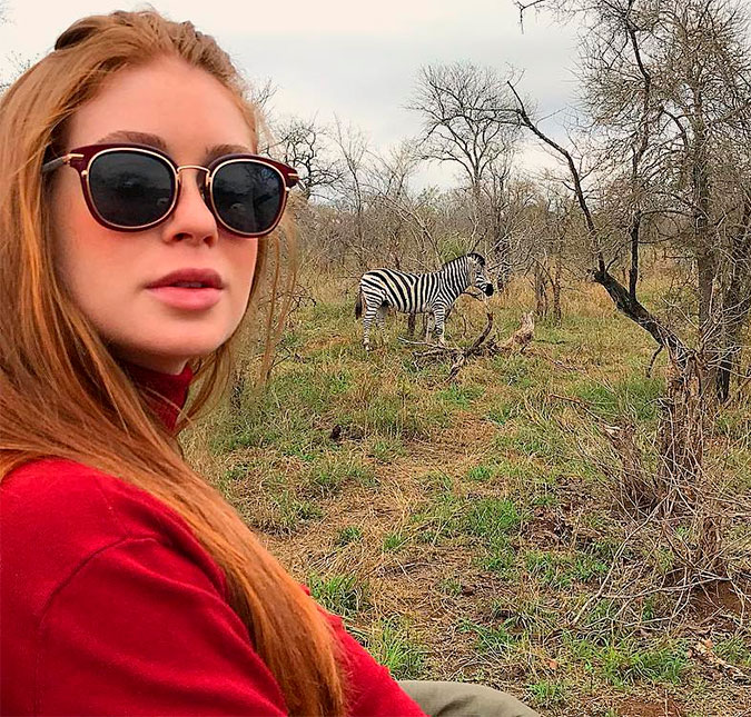 Marina Ruy Barbosa levou os textos de <i>Deus Salve o Rei</i> para a lua de mel!