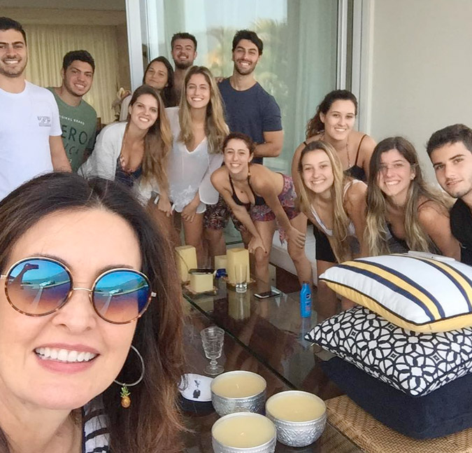 Foto de Fátima Bernardes com os filhos e amigos causa polêmica, entenda!