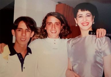 Paulo Gustavo impressiona pela cabeleira em foto antiga com Claudia Raia, vem ver!