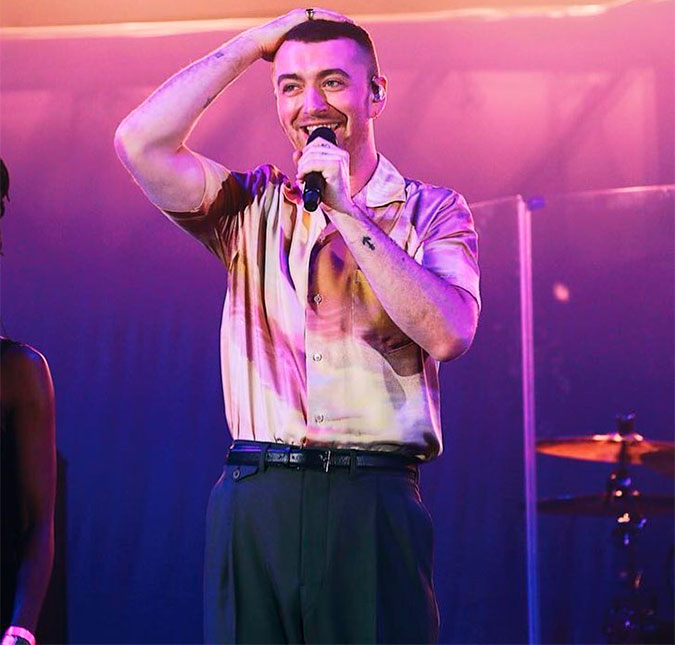 Depois de ser flagrado com ator de <i>13 Reasons Why</i>, Sam Smith assume estar namorando!