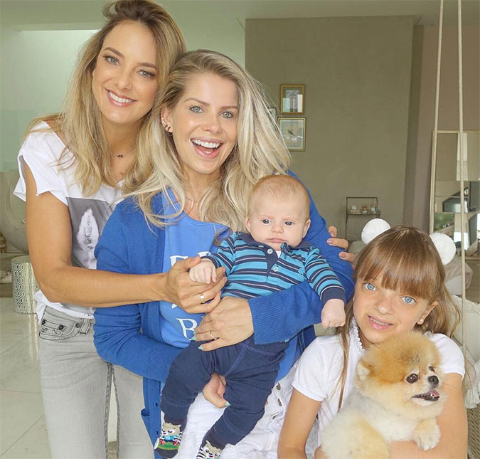Ticiane Pinheiro e Rafinha visitam Karina Bacchi e Enrico, confira o clique!