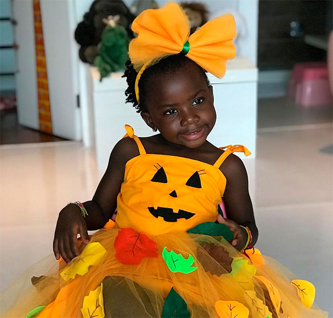 Giovanna Ewbank mostra Titi fantasiada para o <i>Halloween</i>: <i>Morrendo de amor!</i>