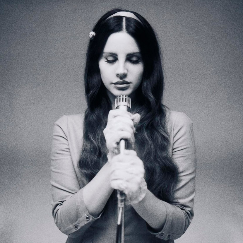 Lana Del Rey é atacada por fã durante <i>show</i>