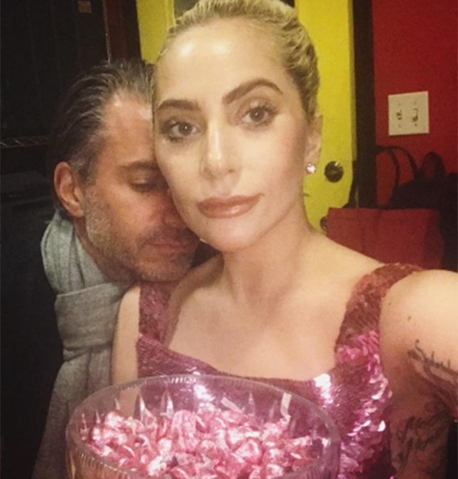 Lady Gaga está noiva de Christian Carino, diz <I>site</i>