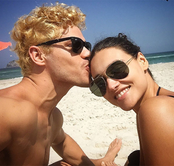 José Loreto fala sobre gravidez de Débora Nascimento: - <i>Ficamos em choque e bateu um desespero</i>