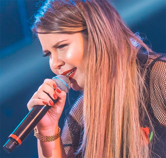 Marília Mendonça nega que voltaria com ex: <i>Pode largar de ser trouxa, porque nem sua mãe está shippando!</i>