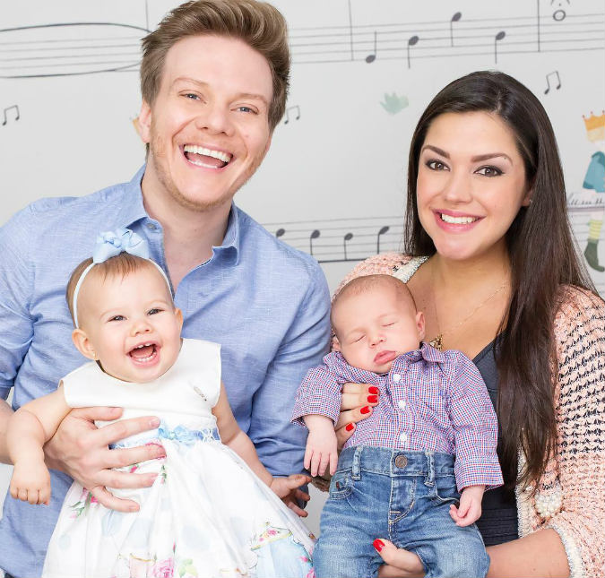 Thais Fersoza explica por que optou pelo branco como primeira roupinha dos filhos: - <i>Ligação com o Espírito Santo</i>