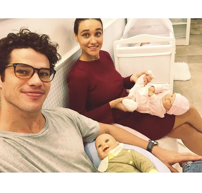 Débora Nascimento e José Loreto treinam para a chegada da primeira filha, vem ver!
