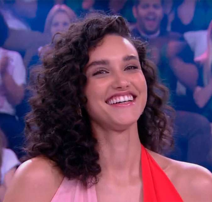Grávida, Débora Nascimento conta que recebe muita <i>mãozinha na barriga</i> e não dá ouvidos a todos os palpites, confira!