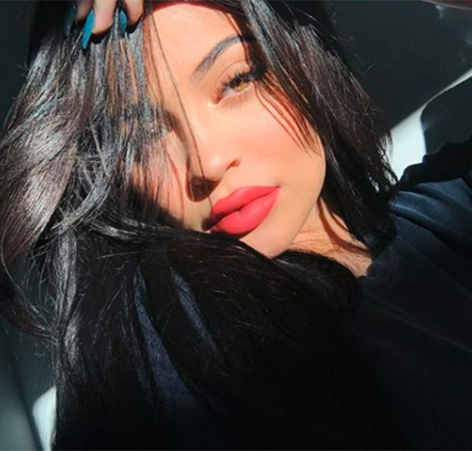 Em meio a rumores de gravidez, Kylie Jenner teria feito um chá de bebê em segredo