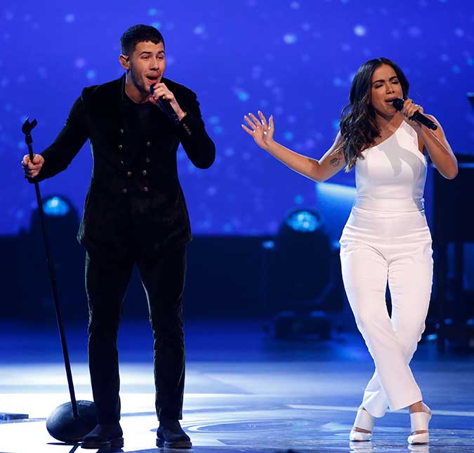 Anitta faz apresentação com Nick Jonas e posa com Camila Cabello em Las Vegas