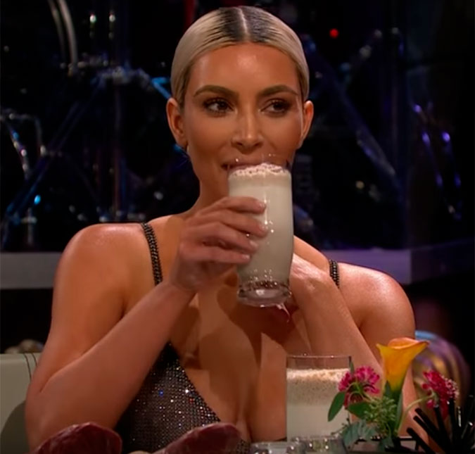 Kim Kardashian toma <i>smoothie</i> de sardinha ao invés de falar sobre suposta gravidez das irmãs!