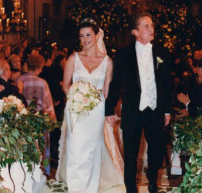 Catherine Zeta-Jones e Michael Douglas comemoram 17 anos de casamento!
