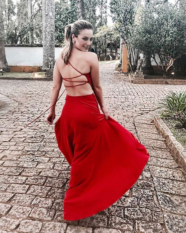 vestido decote profundo nas costas