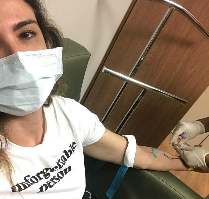 Foto de Luciana Gimenez fazendo coleta sanguínea preocupa internautas