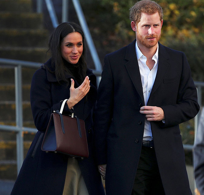 Bolsa usada por Meghan Markle em evento oficial esgota em 11 minutos!