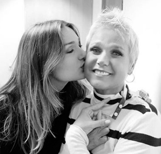 Xuxa revela que gostaria de ser avó cedo: <I>- Falo isso para a Sasha sempre</I>