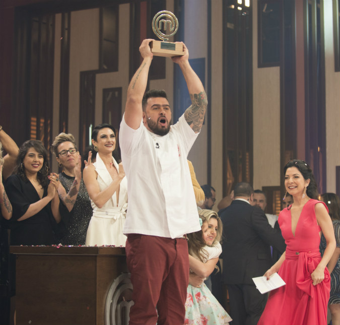 Campeão do <i>MasterChef</i>, Pablo revela lição aprendida no programa: <i>Dê a cara a tapa, que isso pode virar realidade</i>