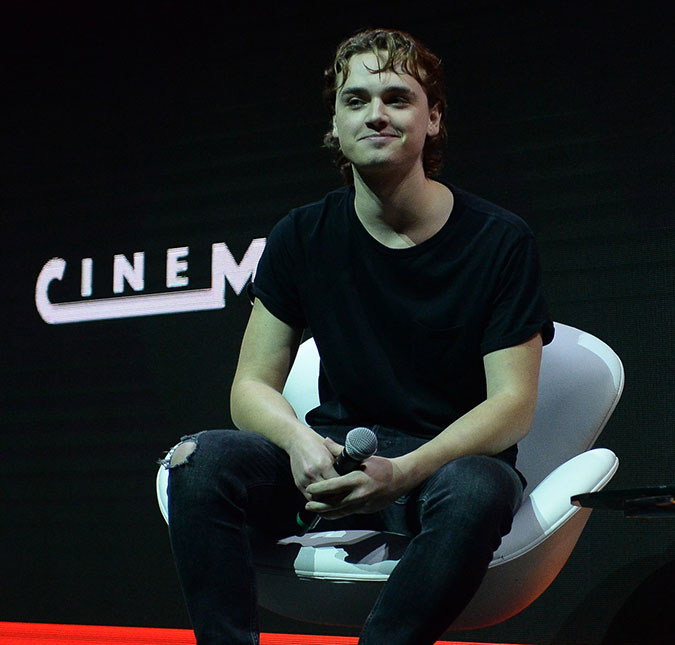 Dean Charles Chapman, o rei Tommen de <i>Game of Thrones</i>, revela sua torcida para o Trono de Ferro!