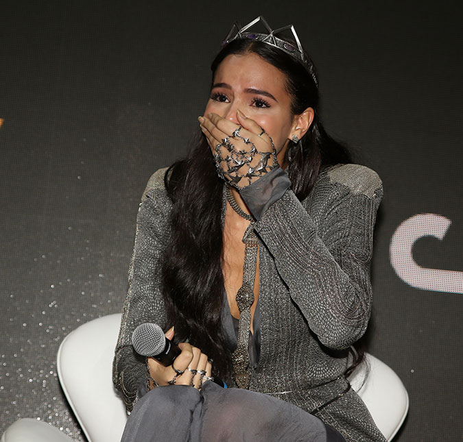 Na <i>Comic Con</i>, Bruna Marquezine se emociona ao falar sobre <i>Deus Salve o Rei</i>