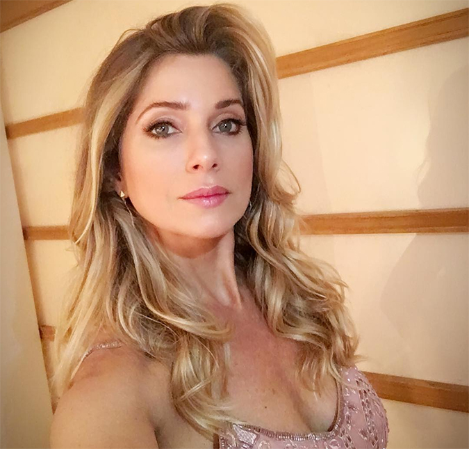 Aos 44 anos, Letícia Spiller divide segredo da beleza e afirma: <I>- O auge da mulher são os 40</i>