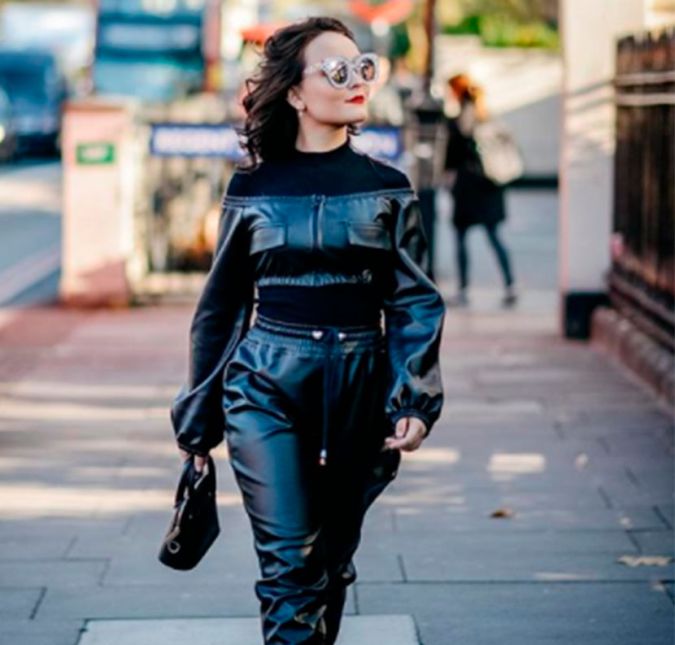 - Sou emancipada, mas não bebo álcool e também não vou muito a festas. Só algumas. Tenho responsabilidade, contou a atriz em entrevista.