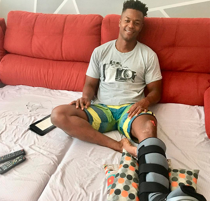 David Junior, o Dom de <i>Pega Pega</i>, sofre acidente de moto e fratura o pé em seis lugares