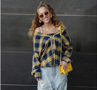 Beyoncé e Jay-Z dançando <I>Eletric Slide</I> vai ser a coisa mais amor que você verá hoje, vem assistir!