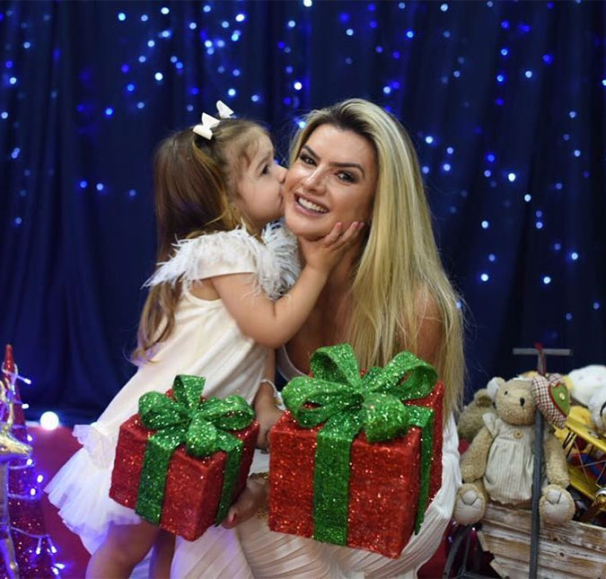 Mirella Santos, esposa de Ceará, conta o Natal de Valentina: <i>- Ela fica encantada com o Papai Noel</i>