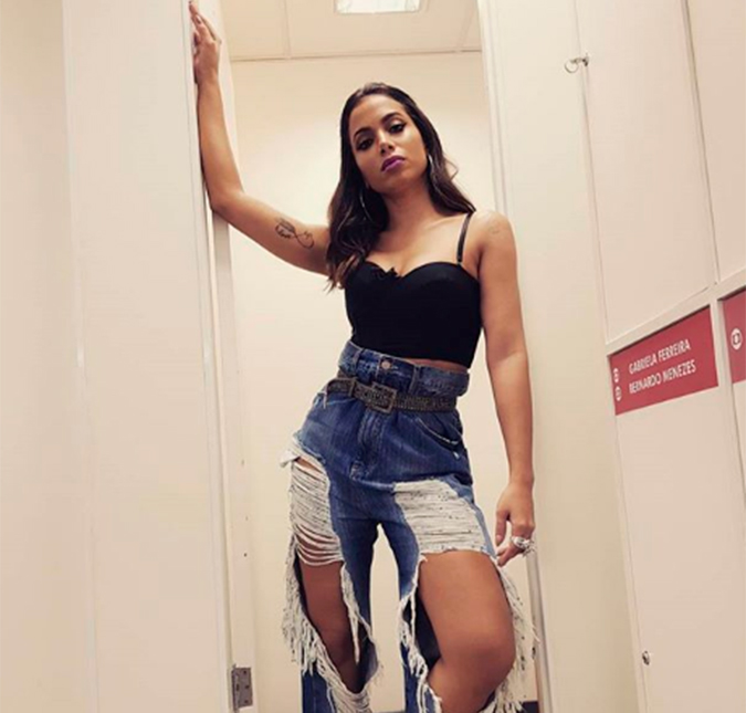 Fãs acham que próxima música de Anitta será tema da <I>Copa do Mundo</I> de 2018