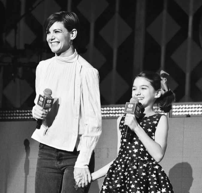 Longe de Tom Cruise, as duas passam muito tempo juntas