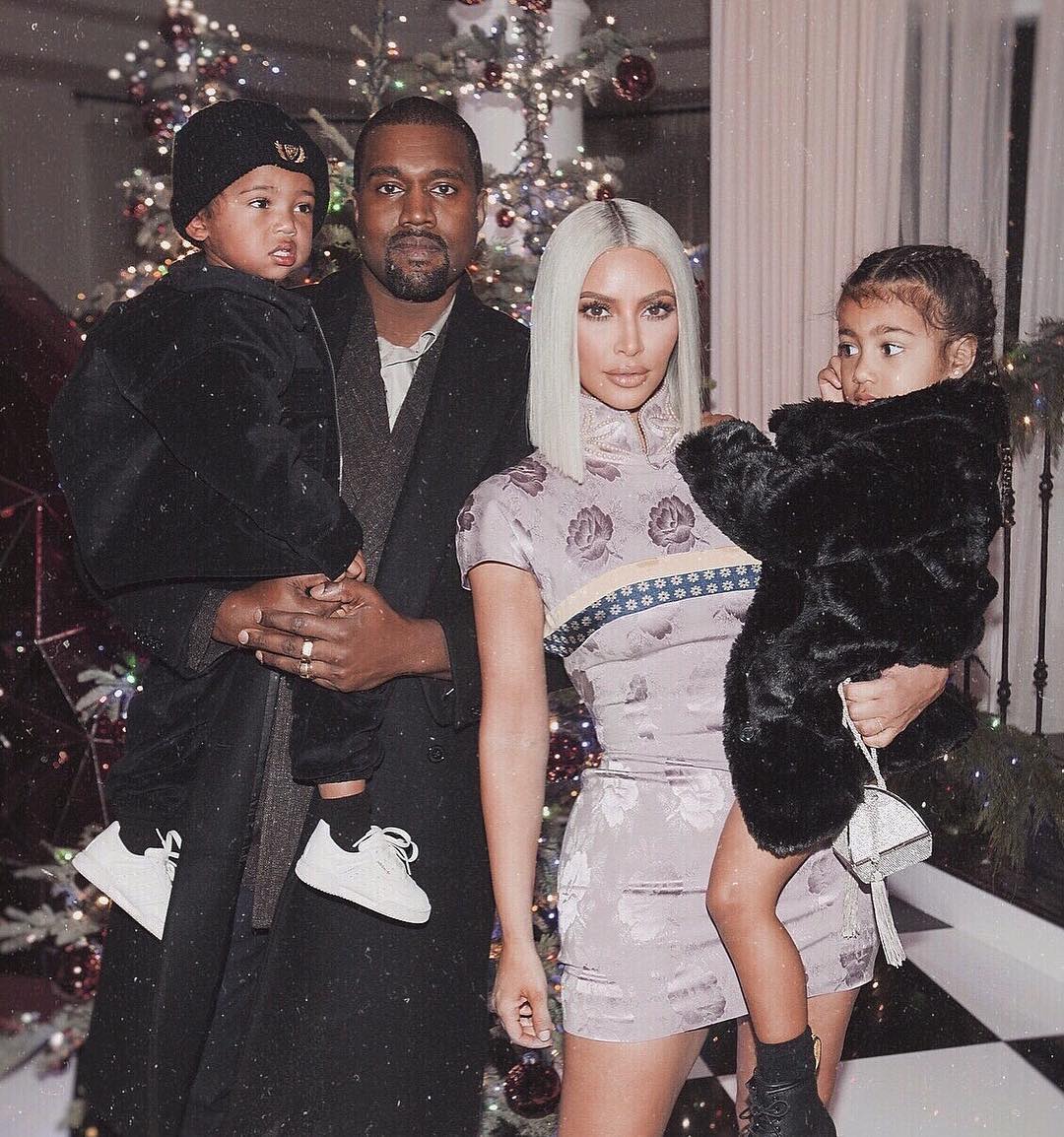 Filho de Kim Kardashian, Saint West é hospitalizado com pneumonia, diz site