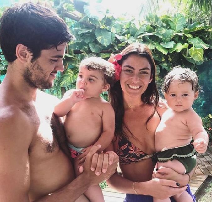 Mulher de Felipe Simas posta foto com filha e sobrinha: <i>Pitucas</i>!