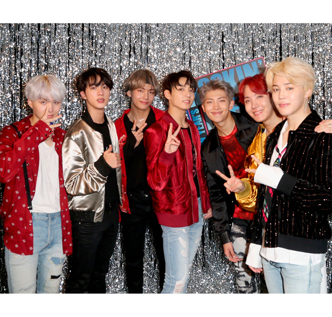 Banda <i>BTS</i> é vencedora na premiação <i>Golden Disc</i> e leva fãs à loucura!