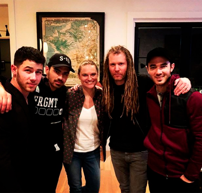 Conta do <i>Instagram</i> de <i>Jonas Brothers</i> é reativada e fãs especulam volta da banda