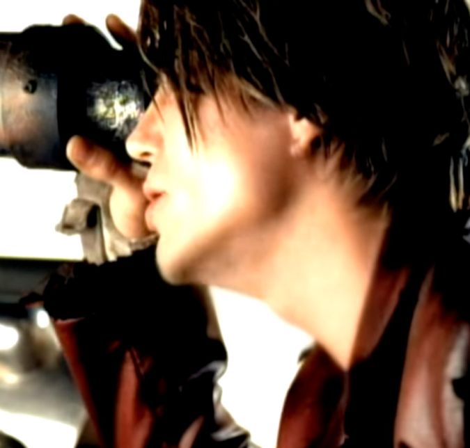 Outra trilha sonora de filme que fez o maior sucesso foi Iris, do Goo Goo Dolls, tema do longa Cidade dos Anjos. Outra trilha sonora de filme que fez o maior sucesso foi Iris, do Goo Goo Dolls, tema do longa Cidade dos Anjos.