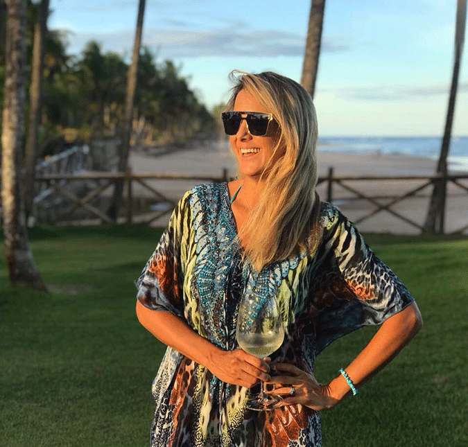 Ticiane Pinheiro faz revelação inusitada: <i>- Eu já fiz cocô no mar</i>