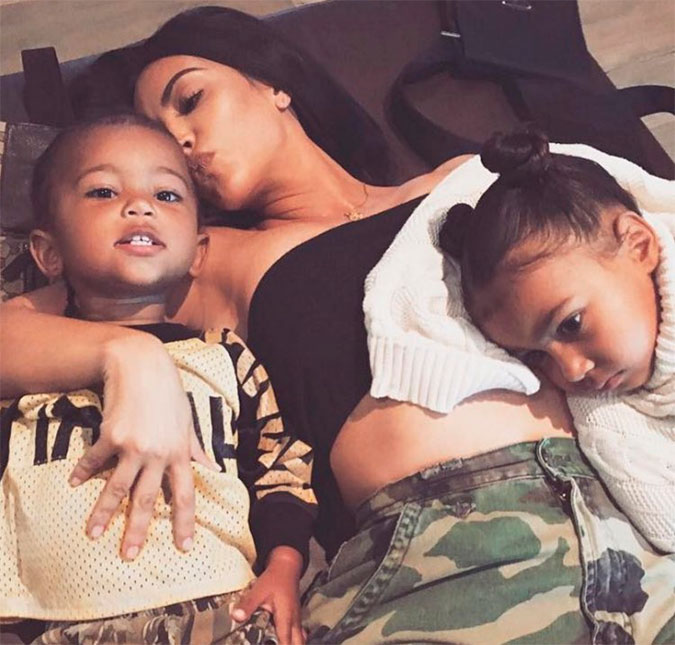 Kim Kardashian abre o jogo sobre barriga de aluguel: <i>Foi tão difícil</i>