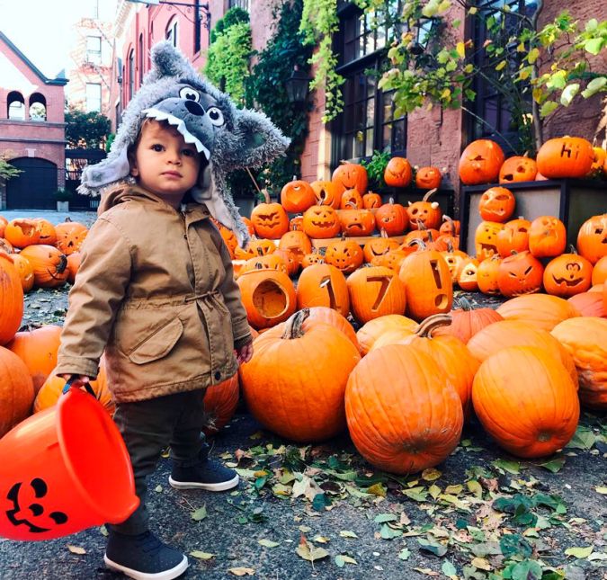 E olha só que fofura Otto fantasiado para o Halloween em 2017! Quem compartilhou o clique foi Thaila Ayala, amiga de Sophie, que registrou o momento do pequeno nos Estados Unidos. E olha só que fofura Otto fantasiado para o Halloween em 2017! Quem compartilhou o clique foi Thaila Ayala, amiga de Sophie, que registrou o momento do pequeno nos Estados Unidos.