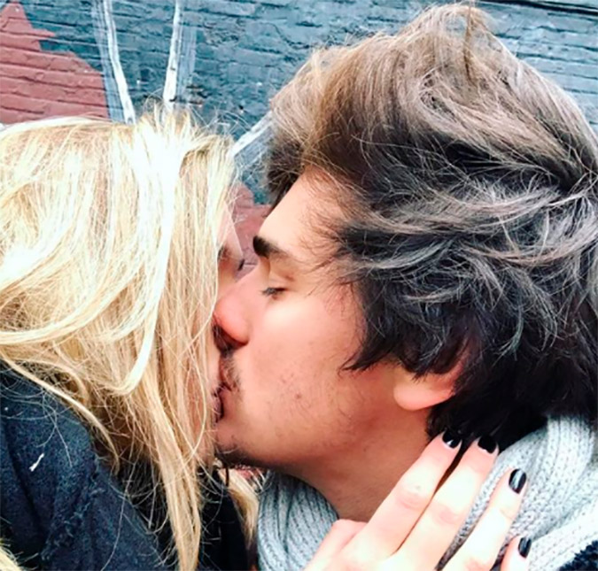 Após férias no Brasil, Sasha Meneghel e Bruno Montaleone se despedem com foto de beijo