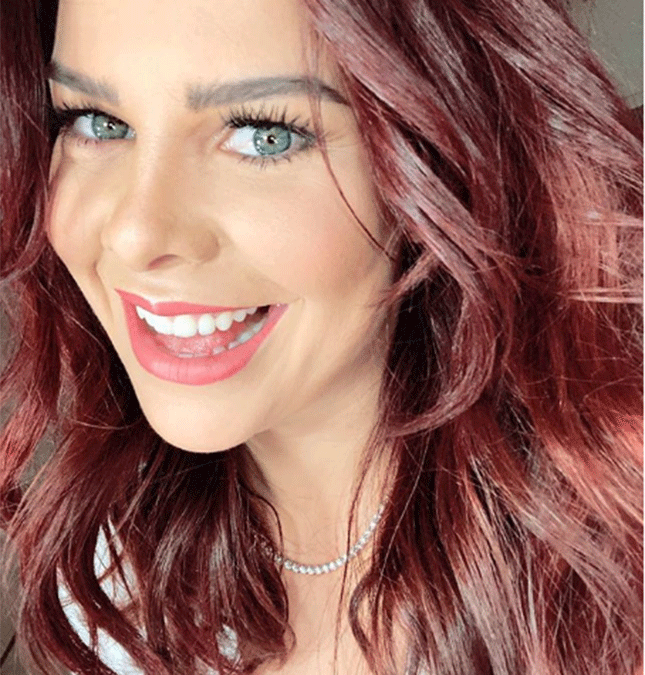 Fernanda Souza dá conselhos sobre relacionamentos e brinca com fã: <i>- Miga, que afrontosa a senhora!</i>
