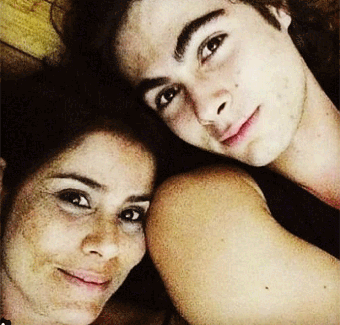 Mãe de Rafael Vitti abre álbum de família em seu <i>Instagram</i>: <i>Sinto saudades do tempo</i>