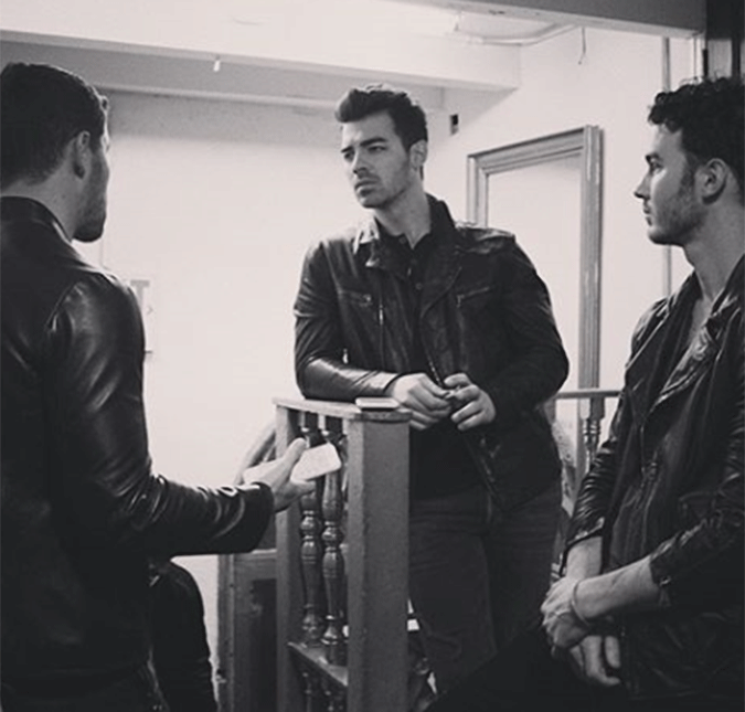 Kevin Jonas compartilha foto com irmãos e aumenta boato de reunião dos <i>Jonas Brothers</i>!