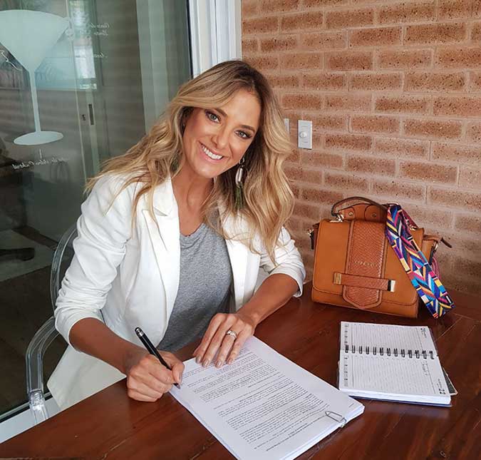 Ticiane Pinheiro renova contrato com a <I>Record</i>, confira fotos!