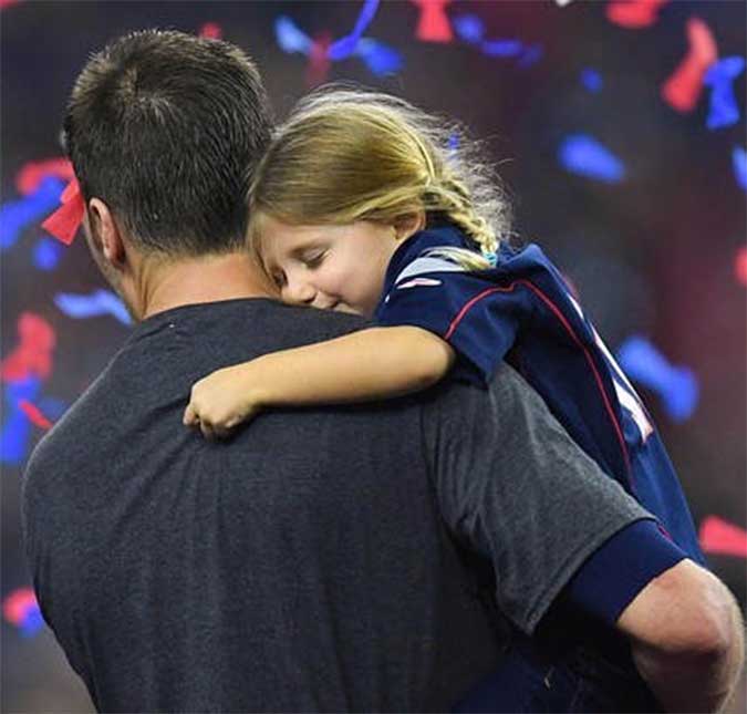 Tom Brady, marido de Gisele Bündchen, briga com jornalista que chamou sua filha de <i>irritante</i>