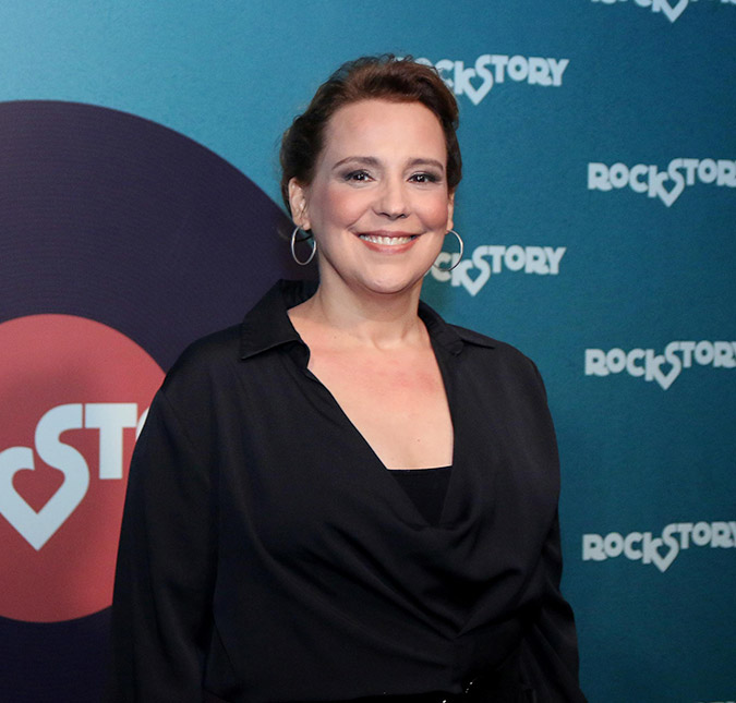 Com esclerose múltipla, Ana Beatriz Nogueira afirma: <I>- Acho que estou ajudando muita gente</i>